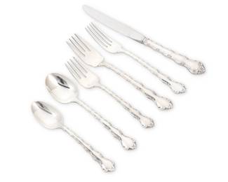 1014
A Reed & Barton sterling silver 'Tara' part flatware service
Produced 1955-2011
Each marked for sterling and with factory marks
Comprising:
11 dinner knives (9.125")
12 dinner forks (7.5")
11 salad forks (6.5")
11 fish forks (7.625")
12 oval soup spoons (6.75")
12 teaspoons (6")
69 pieces
Total weighable sterling: 86.8 oz. troy approximately
Estimate: $2,000 - $3,000