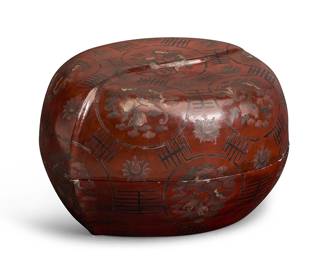1029
A Rose Tarlow Melrose House chinoiserie red lacquer peach box
Late 20th century
The polychrome lidded box in the form of a peach, incised and painted with bat motifs
12.5" H x 24" W x 18.5" D
Estimate: $700 - $900