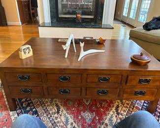 STYLISH COFFEE TABLE.