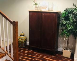 Modern Wood Armoire / Bar Cabinet – Excellent Condition
Description:
Beautiful modern armoire-style cabinet in a rich wood finish. Designed for versatile use as a bar cabinet, dining storage, or entry armoire. Features double doors with refined detailing and spacious interior shelving. Excellent condition, clean lines, and timeless style that works in both classic and contemporary interiors. Perfect for entertaining or elegant everyday storage.