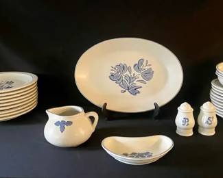 317 Pfaltzgraff Yorktowne Collection 