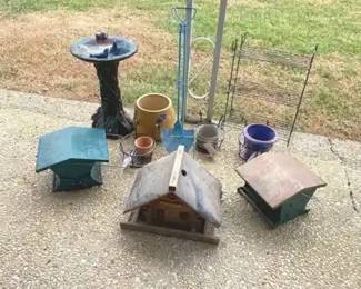 257 Backyard Birding  Garden Decor