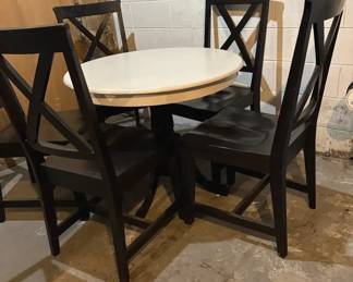 356 Kitchen Table  Chairs 