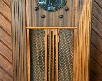 Vintage Zenith Air Castle Console Radio