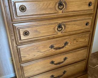 Vintage 5-Drawer Chest Of Drawers
