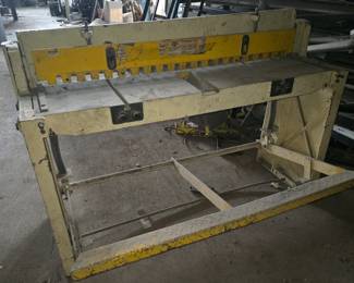 Jet FS-1652 foot shear, industrial equipment used for cutting sheet metal - Model FS-1652
Capacity: 16 gauge mild steel / shearing length 52" 
used for precise shearing of various metals including steel, aluminum and copper - $600.00  (1 of 3)