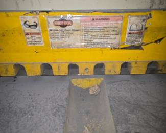Model FS-1652
Capacity: 16 gauge mild steel / shearing length 52" 
used for precise shearing of various metals including steel, aluminum and copper (2 of 3)