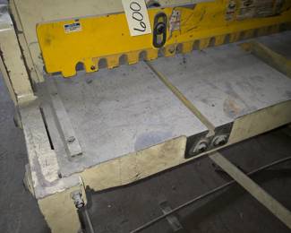 Model FS-1652
Capacity: 16 gauge mild steel / shearing length 52" 
used for precise shearing of various metals including steel, aluminum and copper (3 of 3)