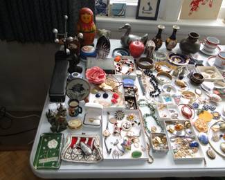 Vintage Jewelry and smalls.