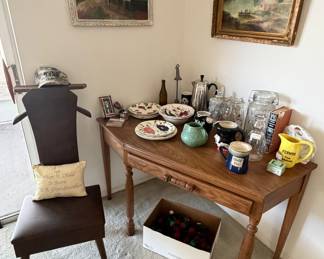 Retro Butler… Table collectibles