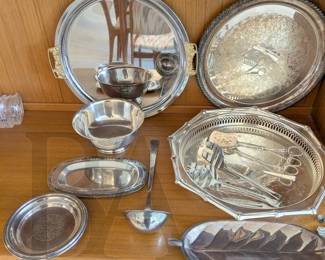 SILVERPLATE SERVING PLATTERS
