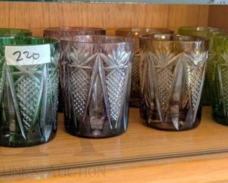 CRISTAL CABINET COLORED CUT TO CLEAR TUMBLERS