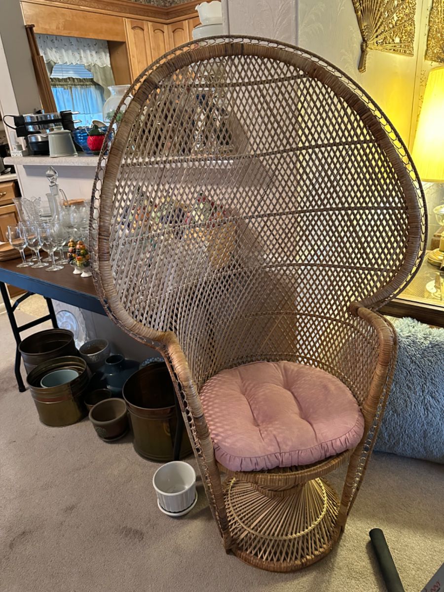 Retro bamboo Peacock chair in excellent condition!