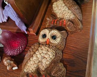 Lots of owl (and butterfly & nautical) decor.  