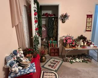 More Santa and Frosty