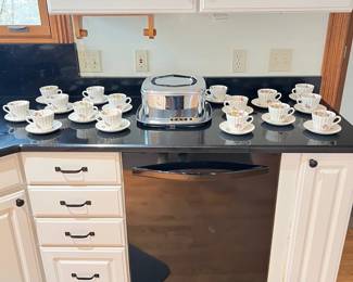 Spode "Wicker Lane" teacup set, vintage cake cover