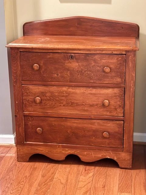 Small chest of drawers