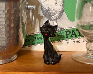 Vintage ceramic cat
