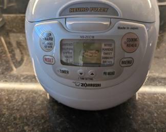 Rice or sushi cooker