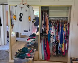 NFL jerseys, women's clothing, vintage clothing