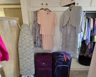 Women's clothing and vintage clothing