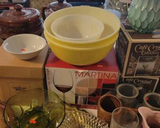 More Pyrex bowls