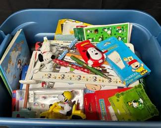 SH289Peanuts Collectible Mystery Lot