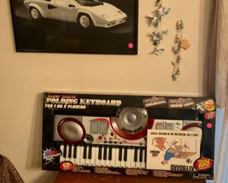 Key board, Lamborghini poster