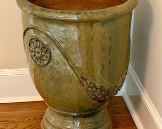 Old French terra cotta garden pot!