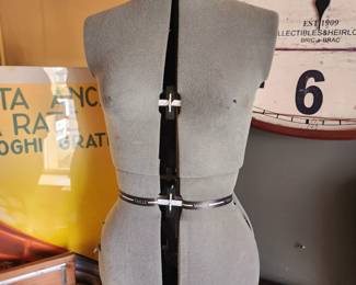 SEWING MANNIQUIN