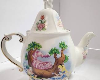 ALICE IN WONDERLAND TEA POT