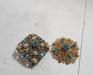 BLING VINTAGE BROOCHES