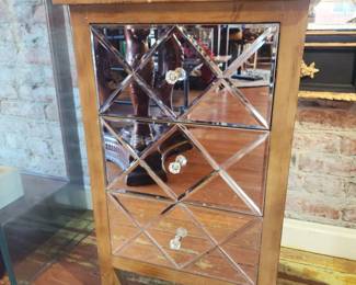 MIRROR NIGHT STAND