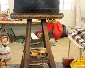 Palmedo table, late 19th century with tole metal cash boxes.