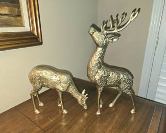 Heavy brass doe & buck ... buck measures about 15" tall from hoof to horn-tip