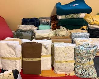 Linens-Twin sets/Full Sets/Queen Sets