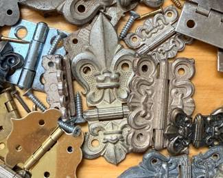 194 CollectionofTinyHingesForSmallCraftsFleurDeLisandOthers