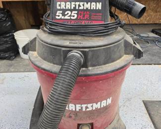 99 Craftsman16GallonWetDryVacWithAttachments