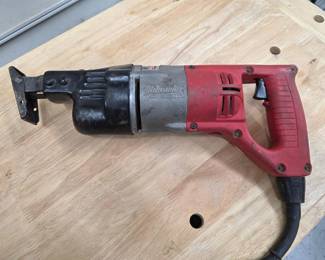 25 MilwaukeeCordedSawzallInMetalCaseWithBlades