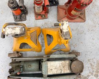 148 ScissorJackBottleJacksandStands