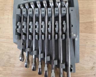122 SetOf8CraftsmanMetricCombinationWrenches