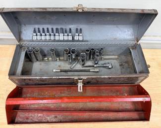 155 CraftsmanLongMetalToolboxWithSocketsandSocketBits