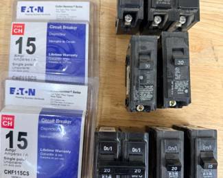 145 CutlerHammerEatonandSiemens1520and30ampCircuitBreakers