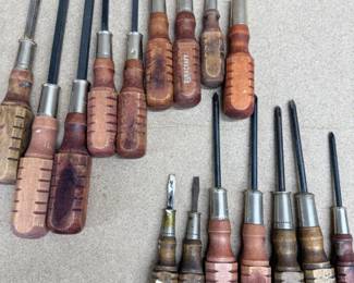 125 DuracraftWoodHandleFlatandPhilipsScrewdrivers