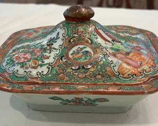 Antique Rose Medallion. 