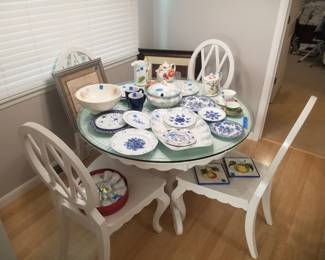 Shabby chic dining set seats 4