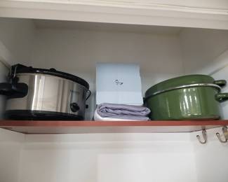 Crockpot; roasting pan