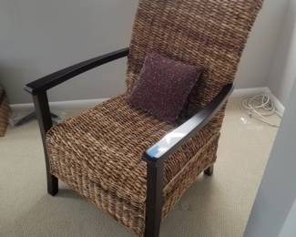 Accent chair