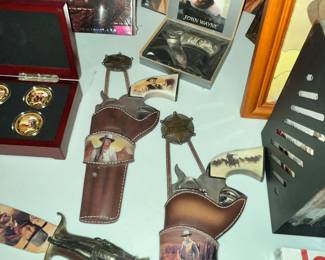 REPLICA PISTOLS, KNIVES