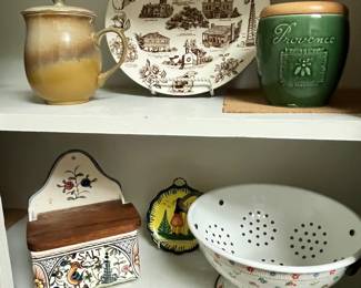 VICTORIA COLLECTOR PLATE